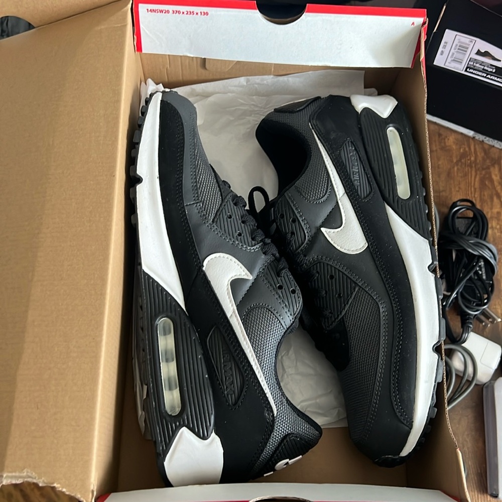 Nike Air Max IVO